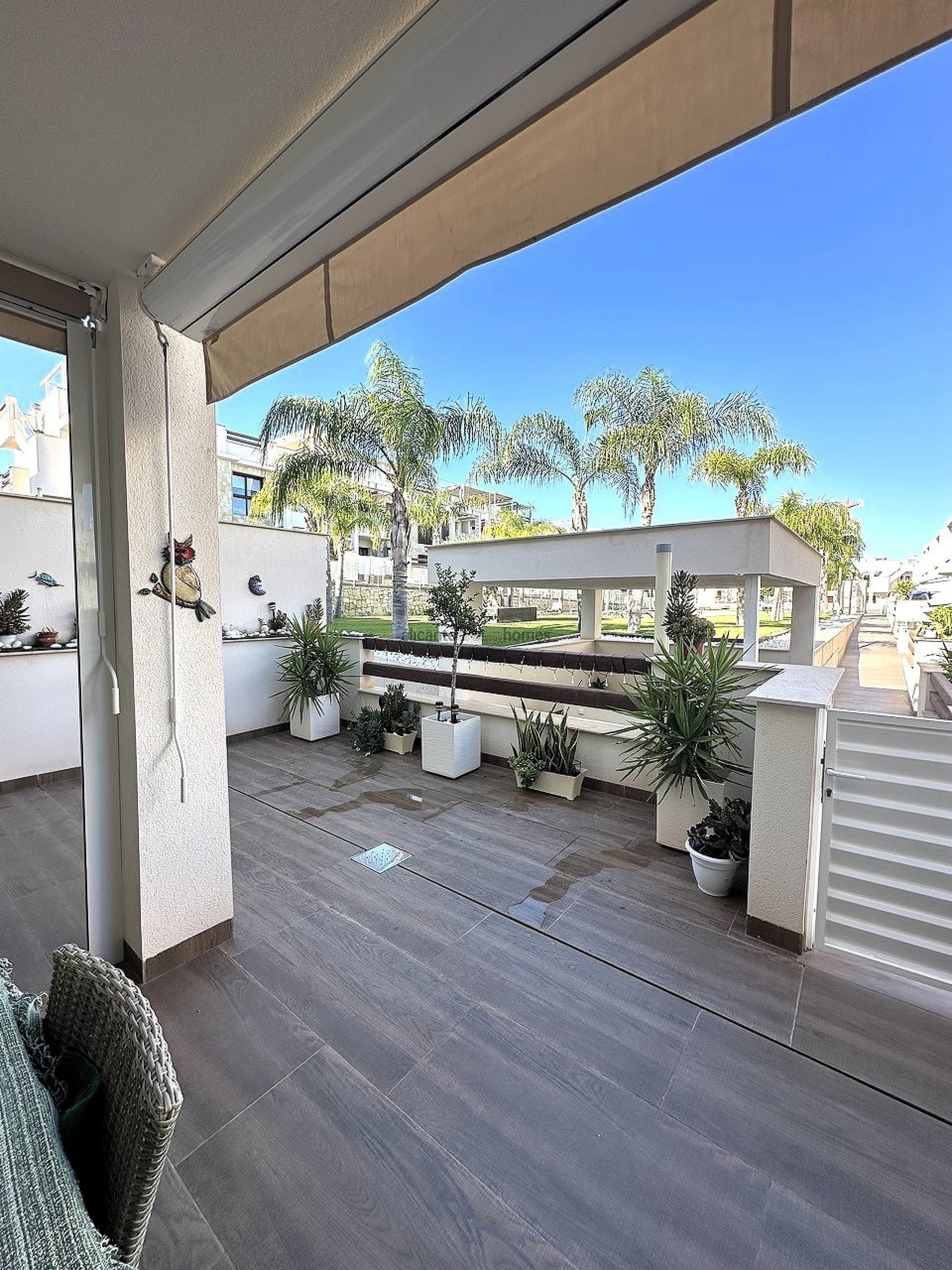 Resale - 2 Bedroom 2 Bathroom Bungalow in Torrevieja -  - Alicante