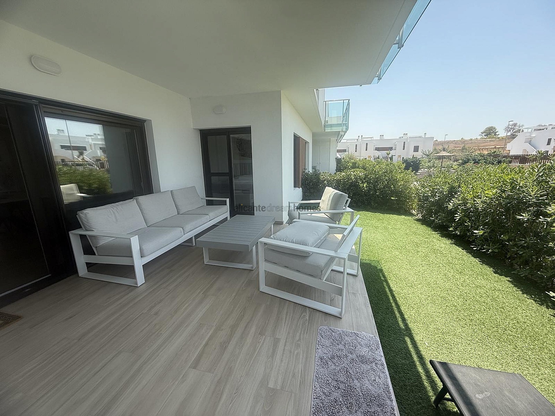 Resale - 2 Bedroom 2 Bathroom Apartment in Los Montesinos -  - Alicante