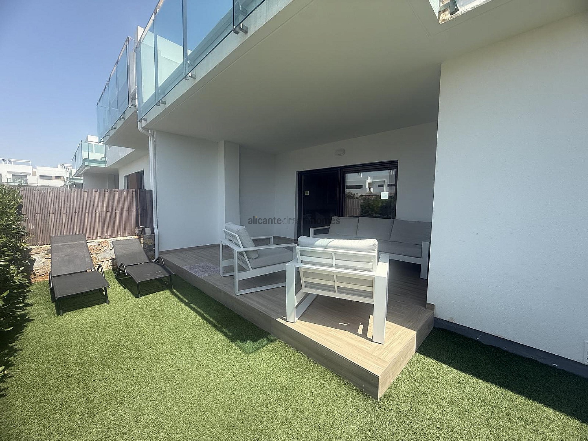 Resale - 2 Bedroom 2 Bathroom Apartment in Los Montesinos -  - Alicante