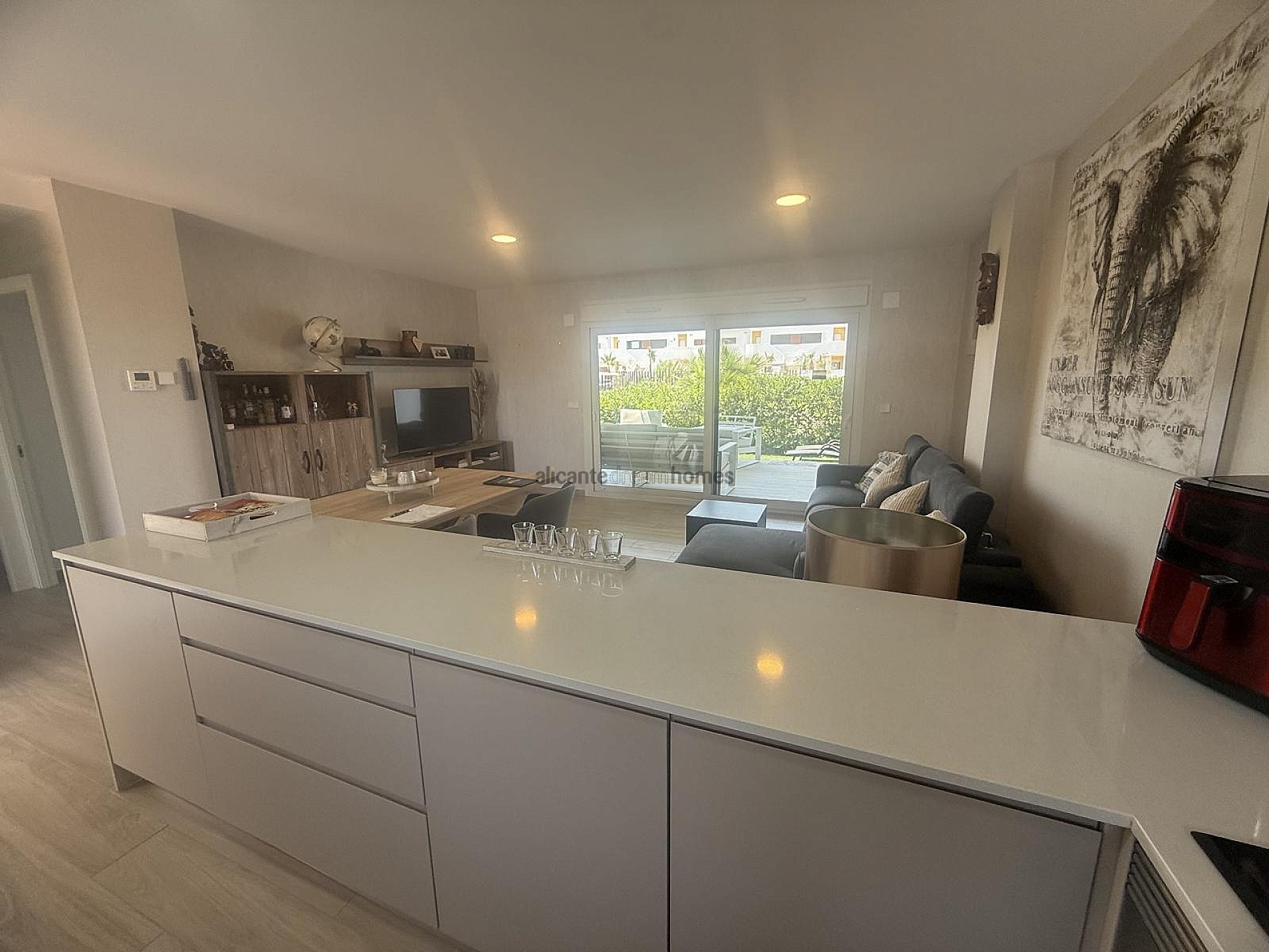 Resale - 2 Bedroom 2 Bathroom Apartment in Los Montesinos -  - Alicante