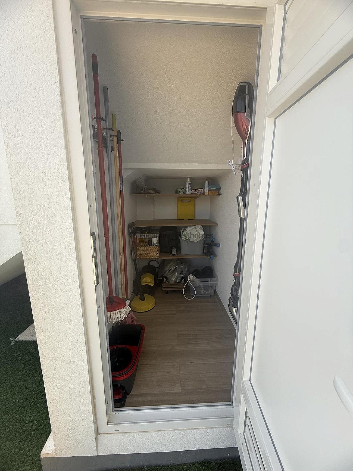 Resale - 2 Bedroom 2 Bathroom Apartment in Los Montesinos -  - Alicante