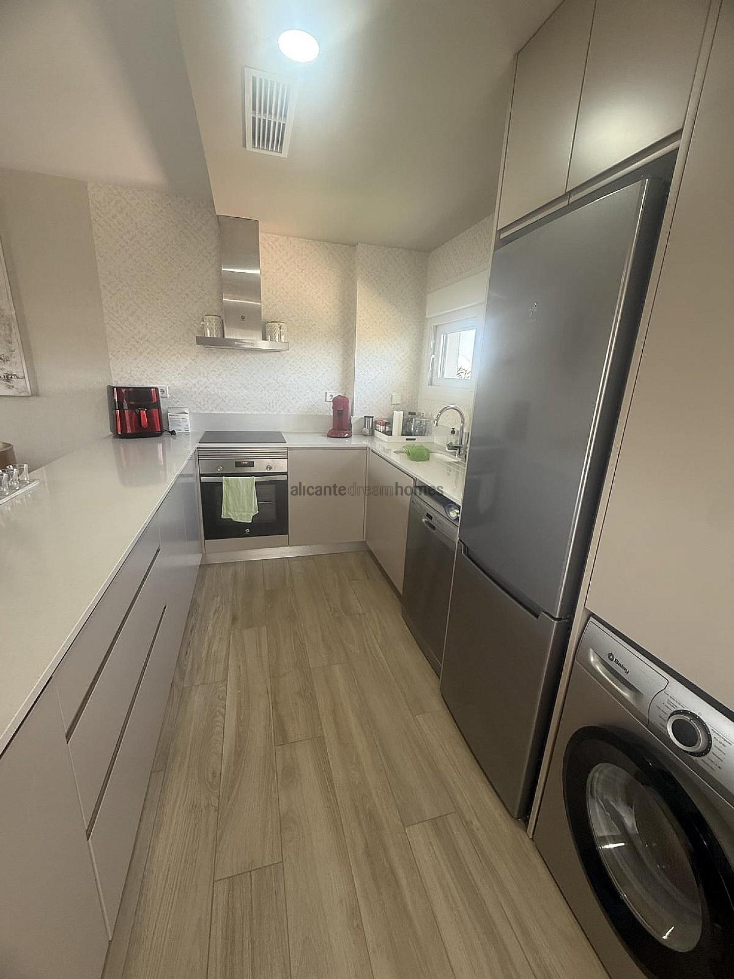 Resale - 2 Bedroom 2 Bathroom Apartment in Los Montesinos -  - Alicante