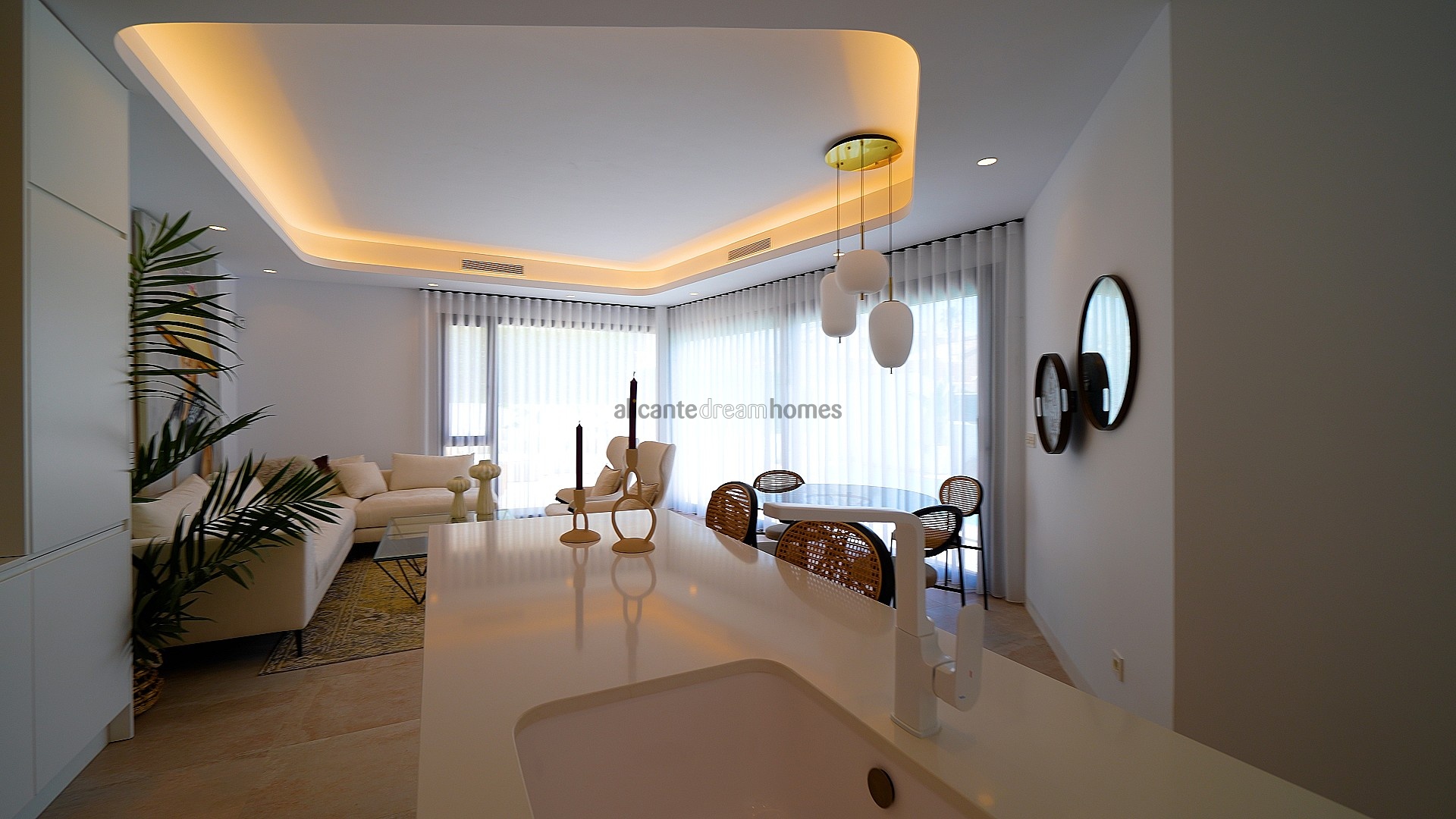 Resale - 3 Bedroom 3 Bathroom Villa in Orihuela Costa -  - Alicante