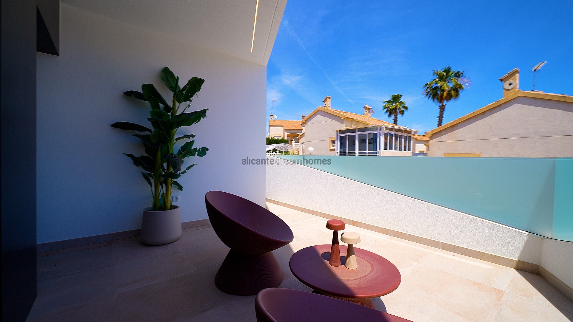 Resale - 3 Bedroom 3 Bathroom Villa in Orihuela Costa -  - Alicante