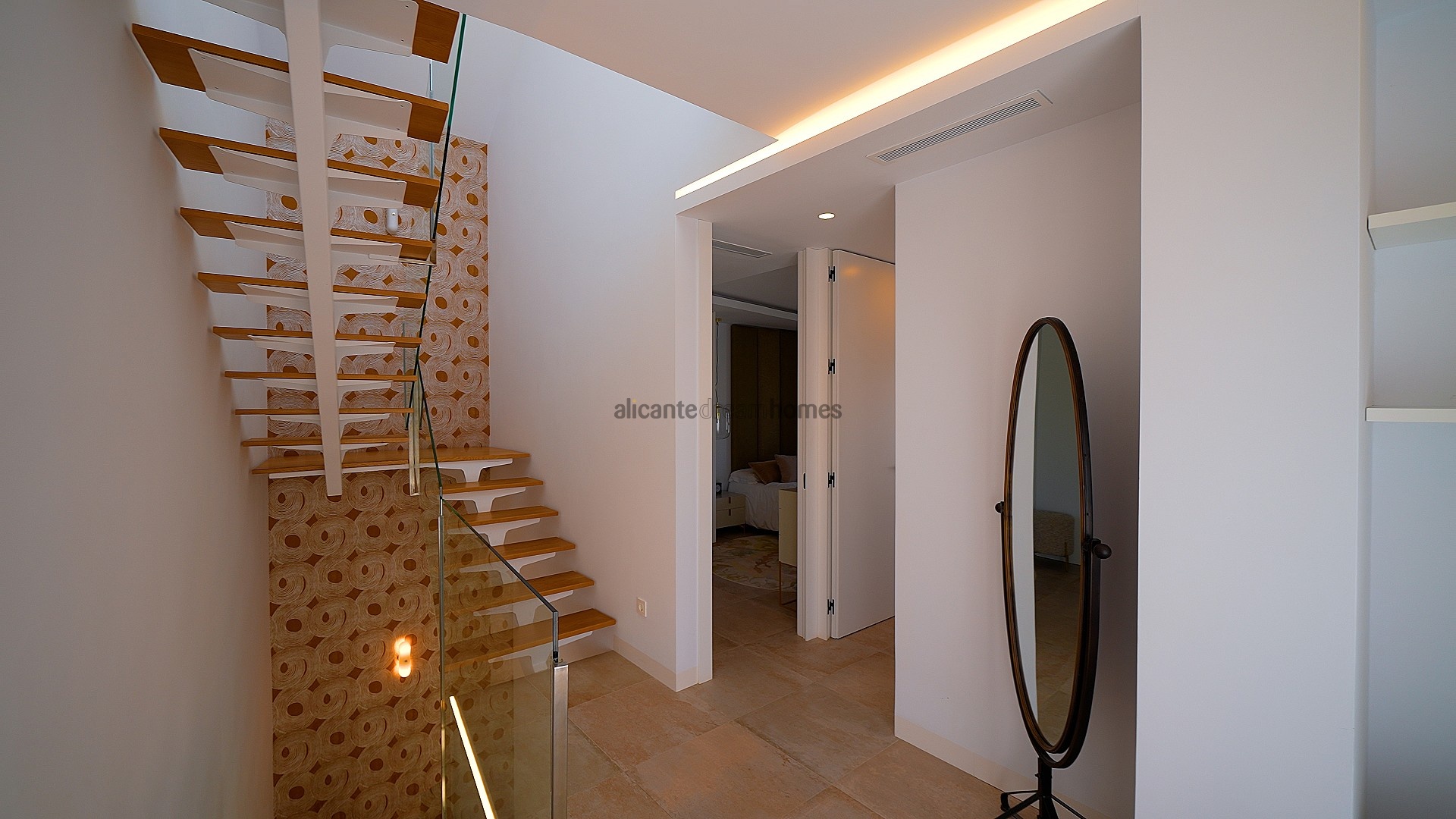 Resale - 3 Bedroom 3 Bathroom Villa in Orihuela Costa -  - Alicante
