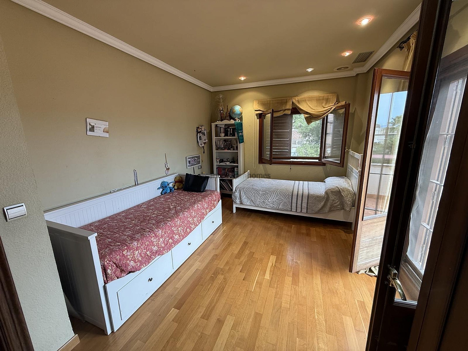 Resale - 4 Bedroom 2 Bathroom Villa in Elda -  - Alicante