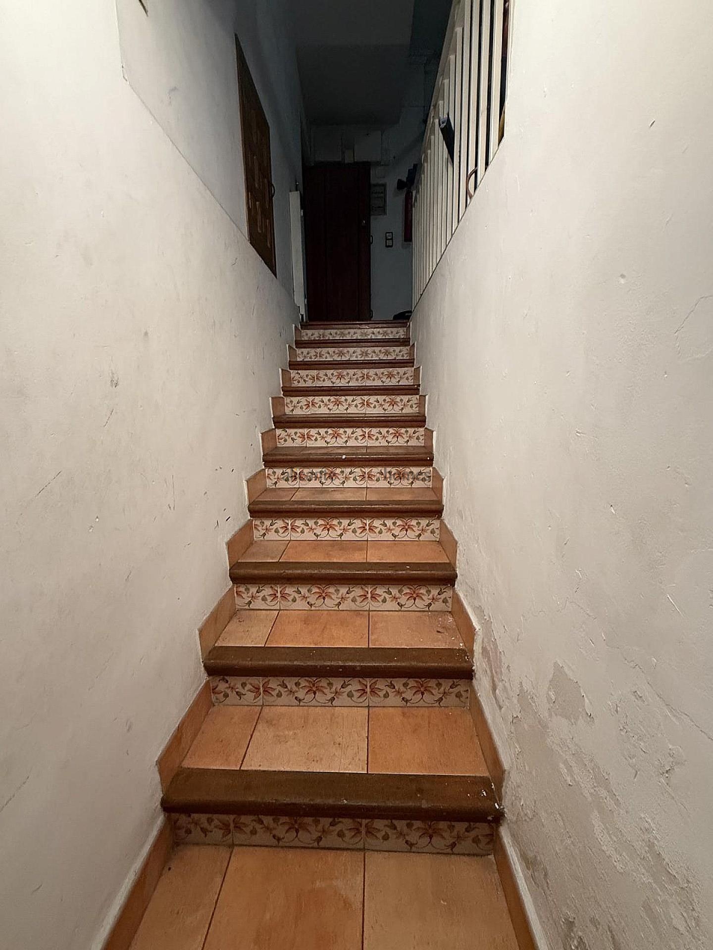 Resale - 4 Bedroom 2 Bathroom Villa in Elda -  - Alicante