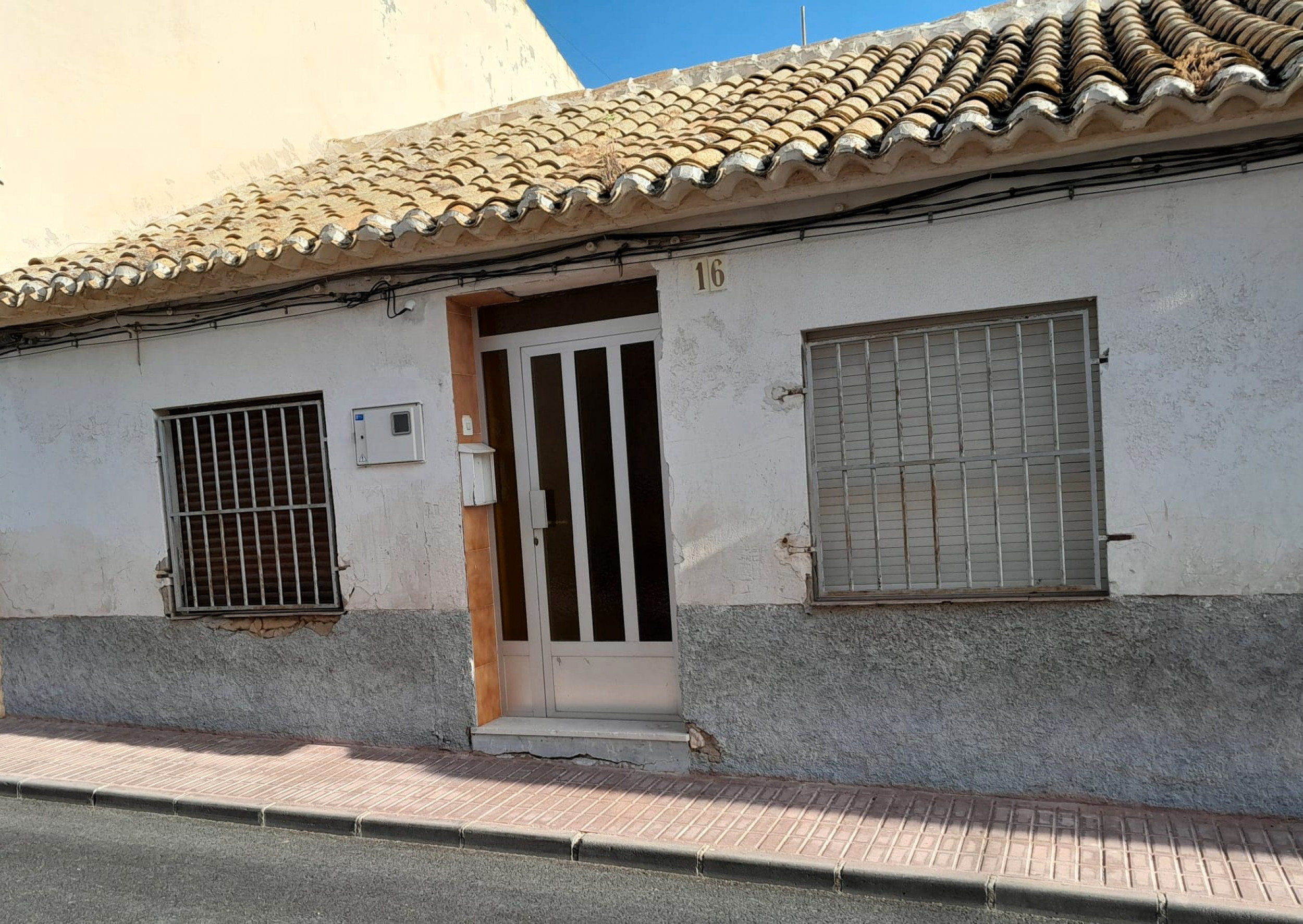 Resale - 3 Bedroom 1 Bathroom Townhouse in Salinas -  - Alicante
