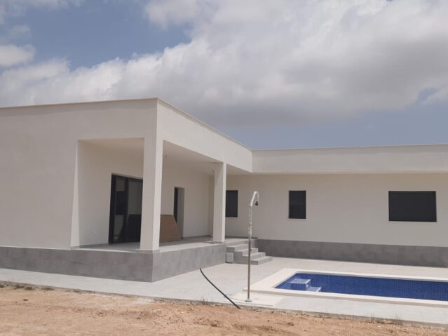 Resale - 3 Bedroom 2 Bathroom Villa in Pinoso -  - Alicante