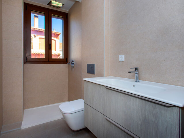 Resale - 3 Bedroom 2 Bathroom Apartment in Hondon de las Nieves -  - Alicante