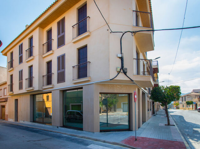 Resale - 3 Bedroom 2 Bathroom Apartment in Hondon de las Nieves -  - Alicante