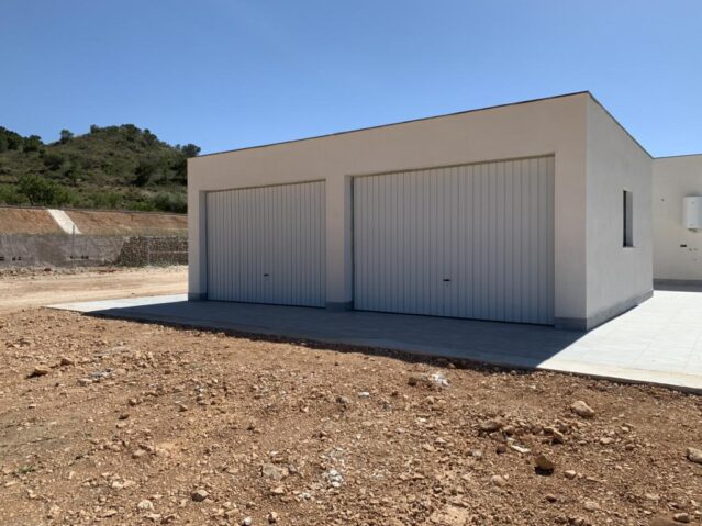 Resale - 3 Bedroom 2 Bathroom Villa in Hondon de las Nieves -  - Alicante