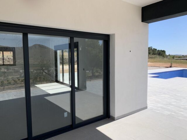 Resale - 3 Bedroom 2 Bathroom Villa in Hondon de las Nieves -  - Alicante