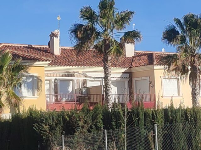 Resale - 2 Bedroom 2 Bathroom Apartment in Pinoso -  - Alicante