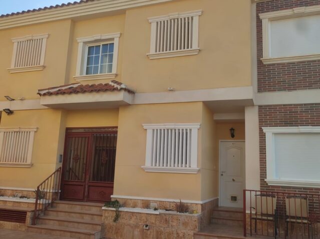 Resale - 2 Bedroom 2 Bathroom Apartment in Pinoso -  - Alicante