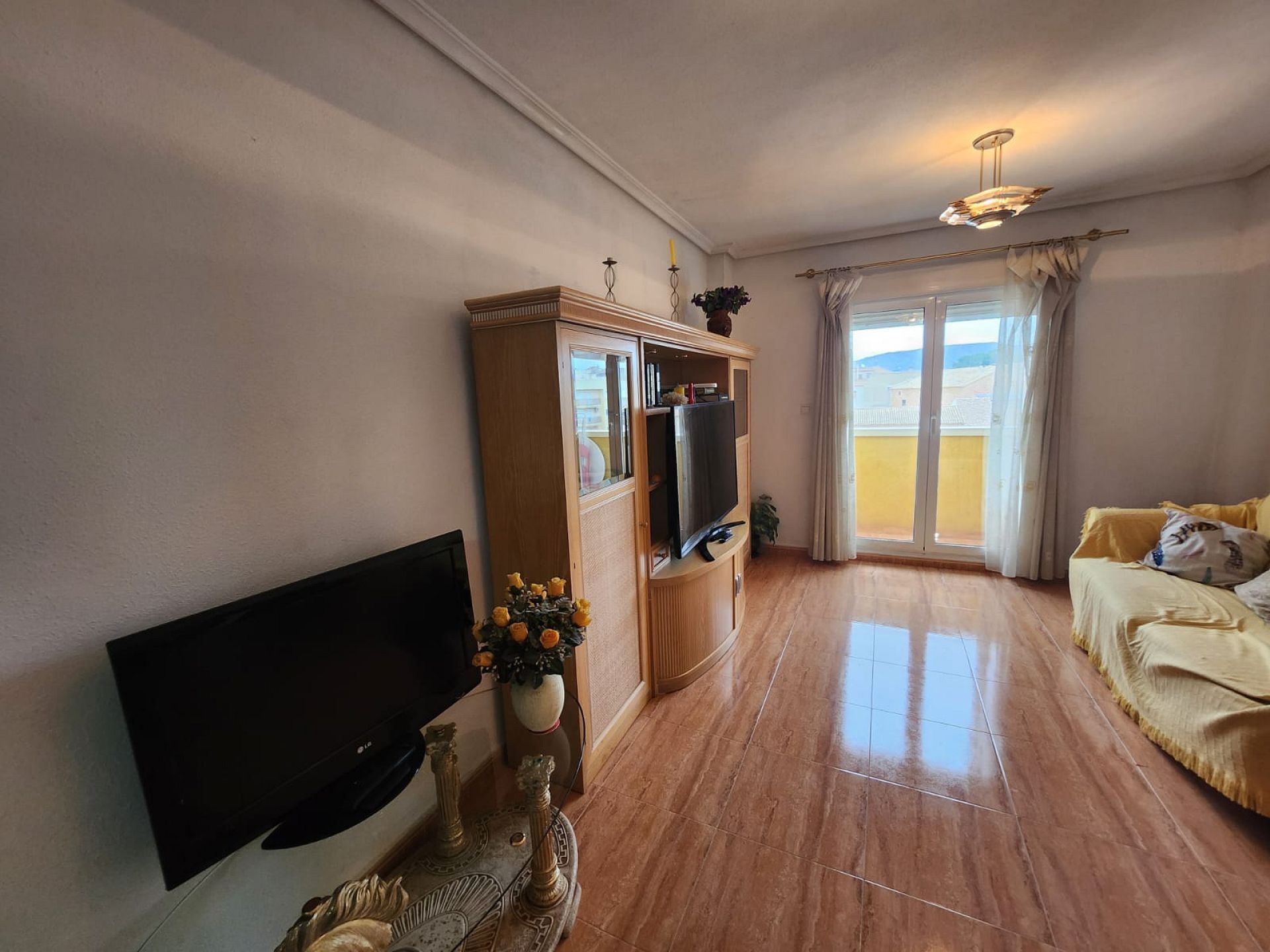 Resale - 3 Bedroom 2 Bathroom Apartment in Pinoso -  - Alicante