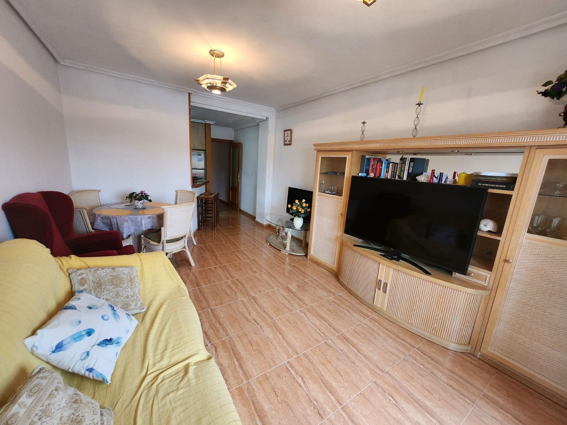 Resale - 3 Bedroom 2 Bathroom Apartment in Pinoso -  - Alicante