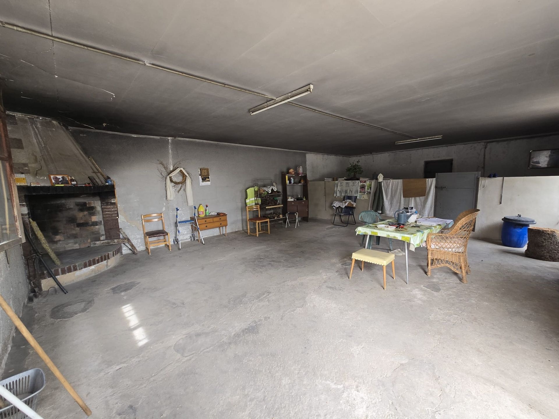 Resale - 1 Bathroom Restoration Project in Sax -  - Alicante
