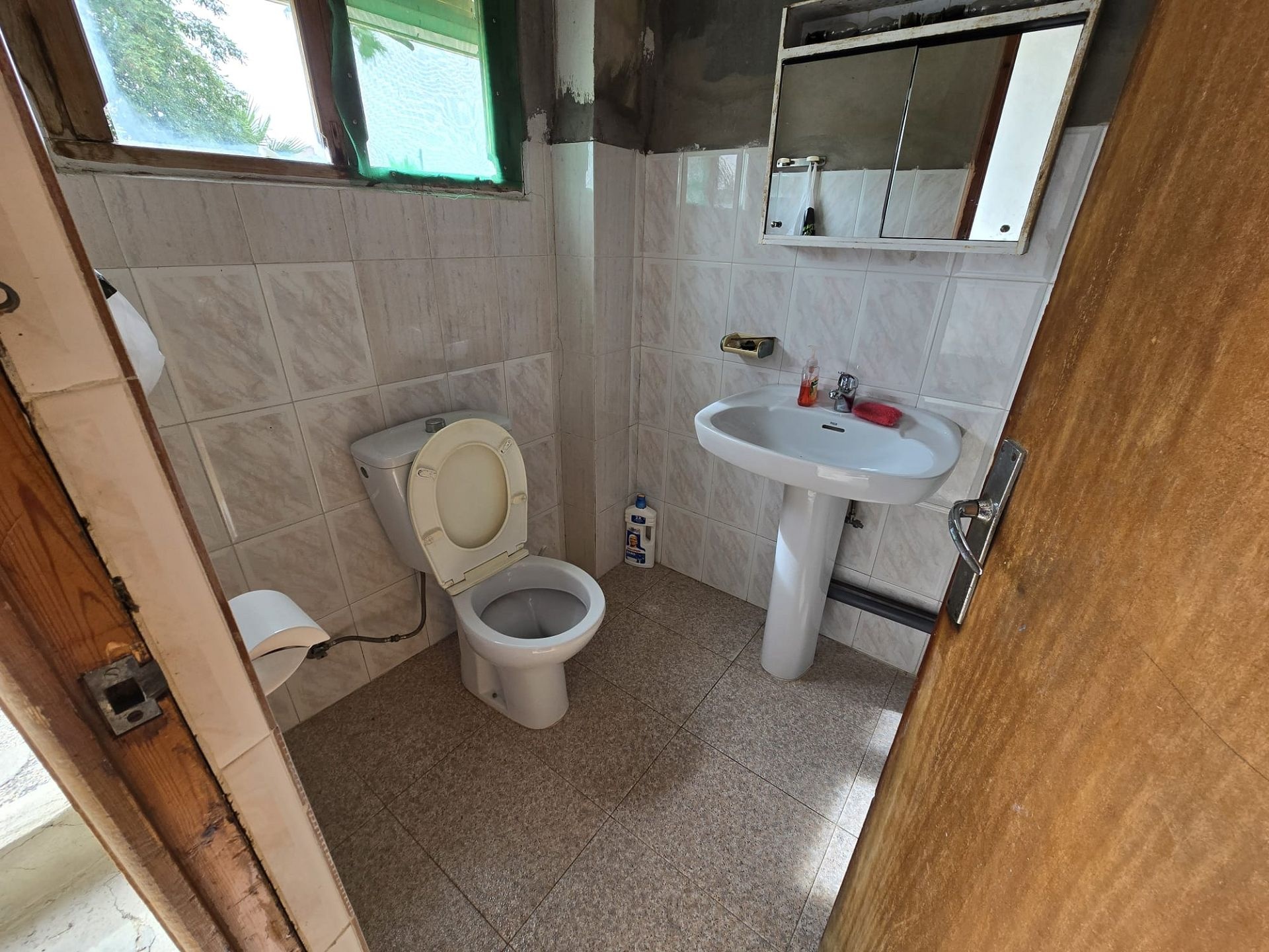 Resale - 1 Bathroom Restoration Project in Sax -  - Alicante
