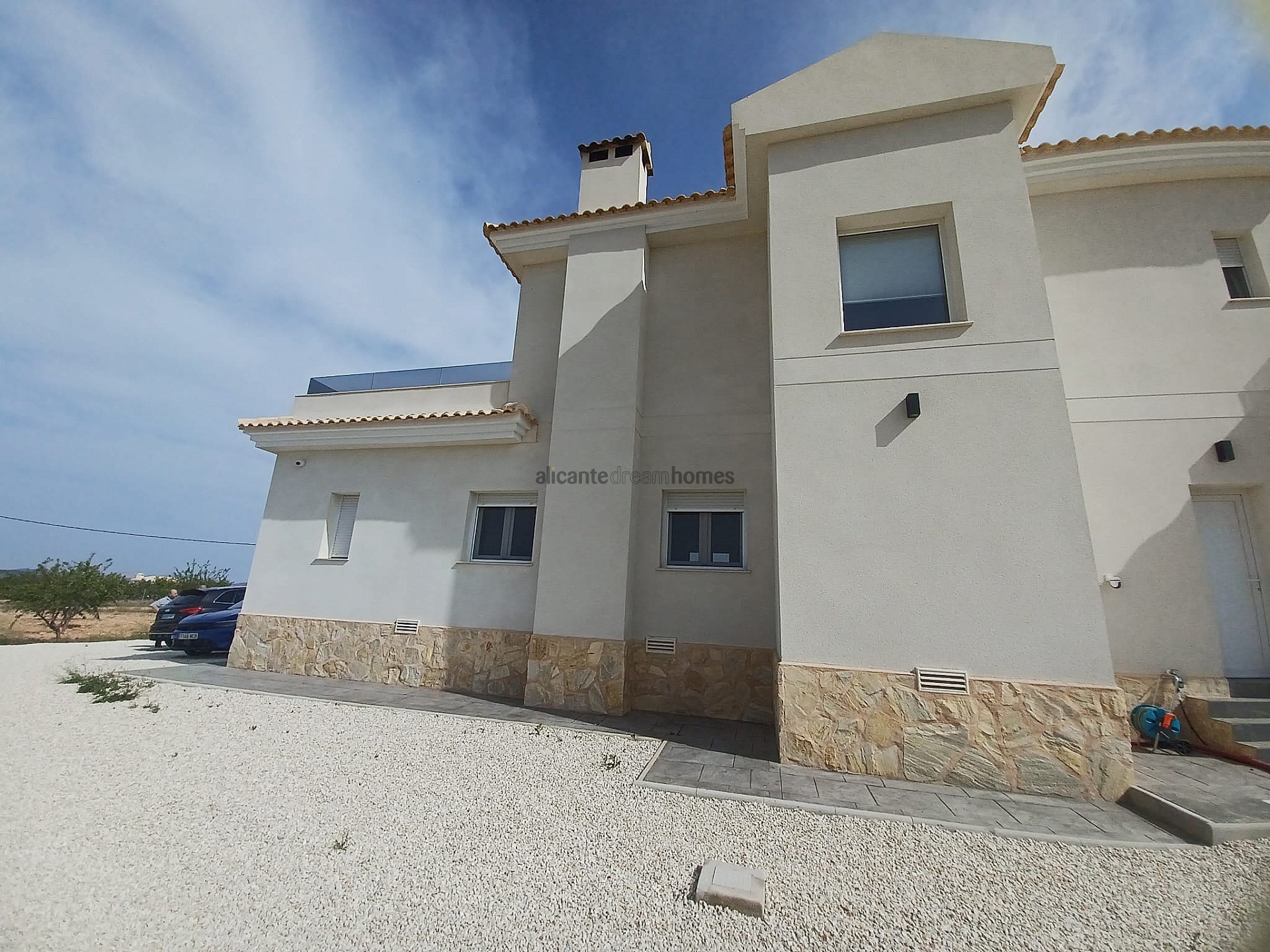 Resale - 6 Bedroom 5 Bathroom Villa in Pinoso -  - Alicante