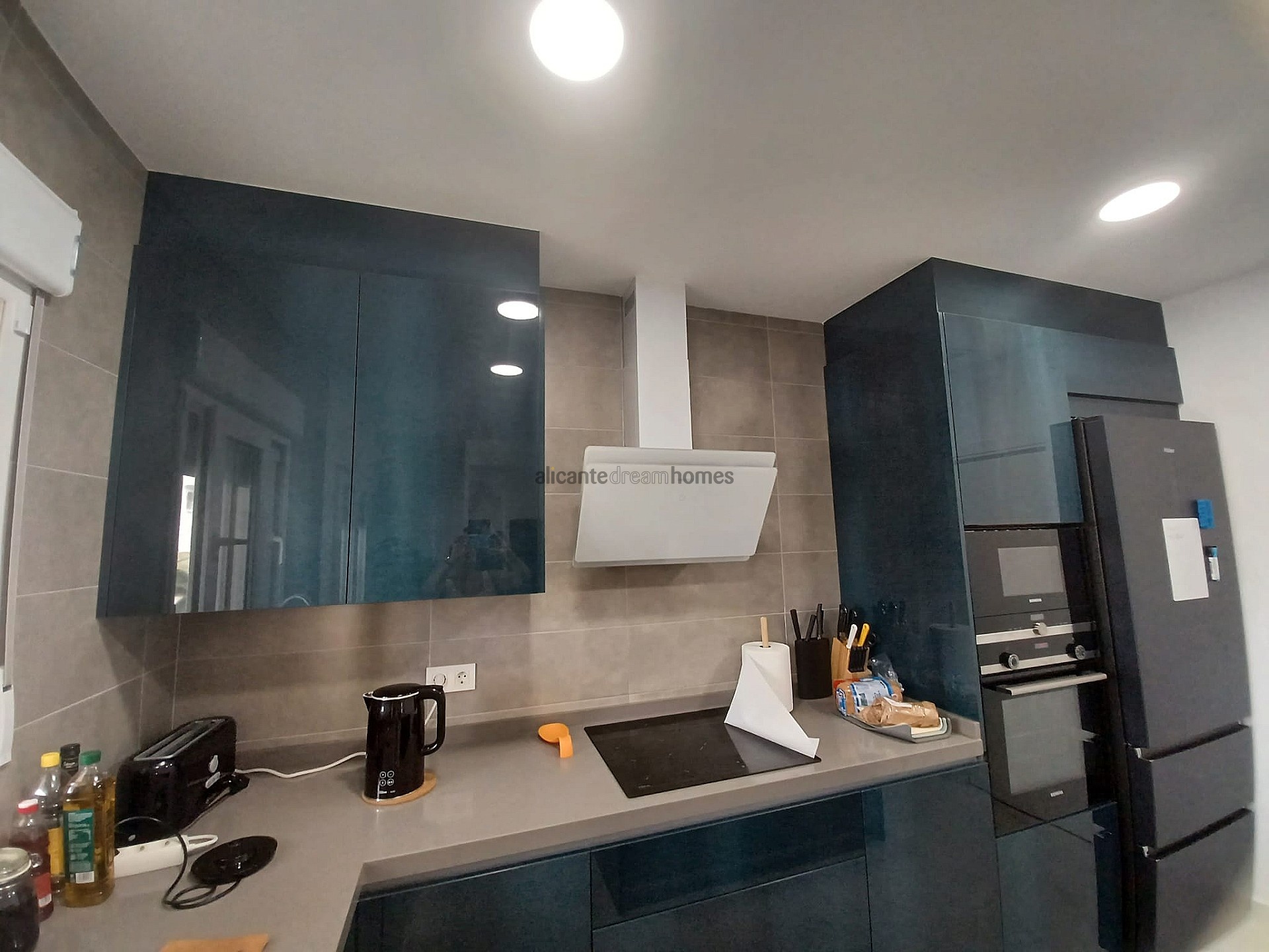 Resale - 6 Bedroom 5 Bathroom Villa in Pinoso -  - Alicante