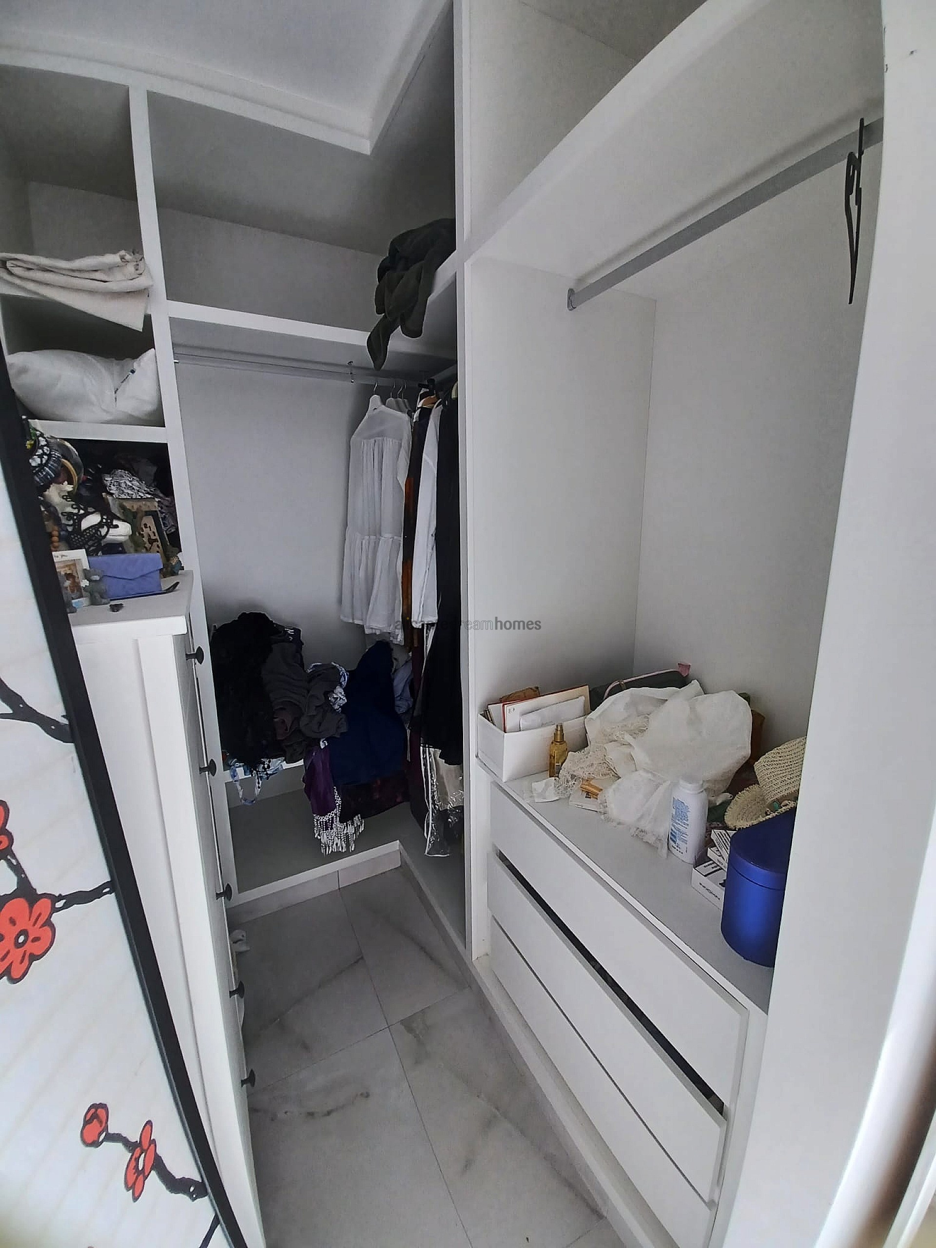 Resale - 6 Bedroom 5 Bathroom Villa in Pinoso -  - Alicante