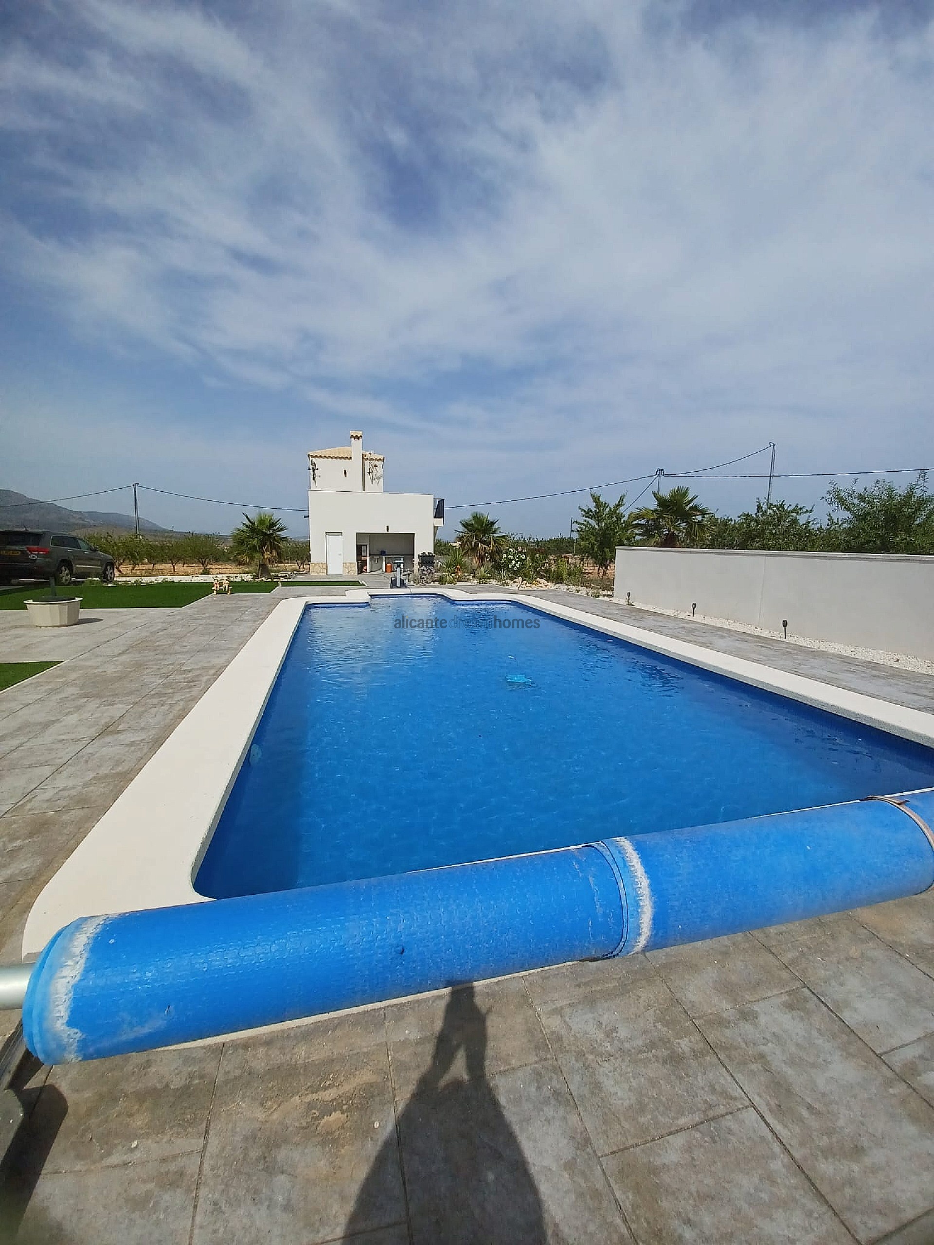Resale - 6 Bedroom 5 Bathroom Villa in Pinoso -  - Alicante