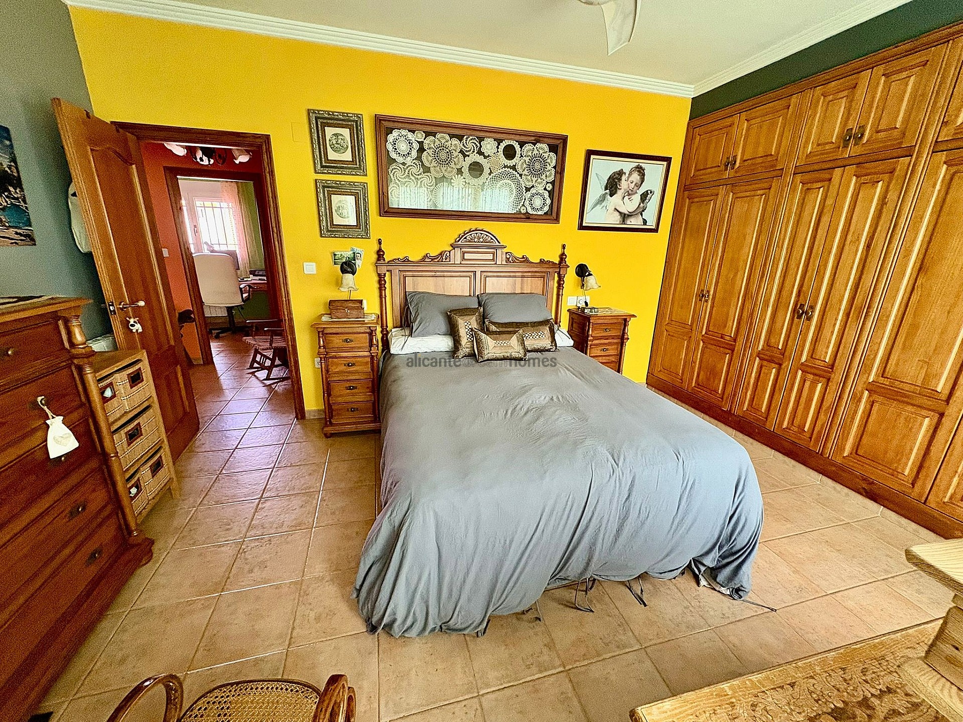Resale - 4 Bedroom 2 Bathroom Townhouse in Pinoso -  - Alicante