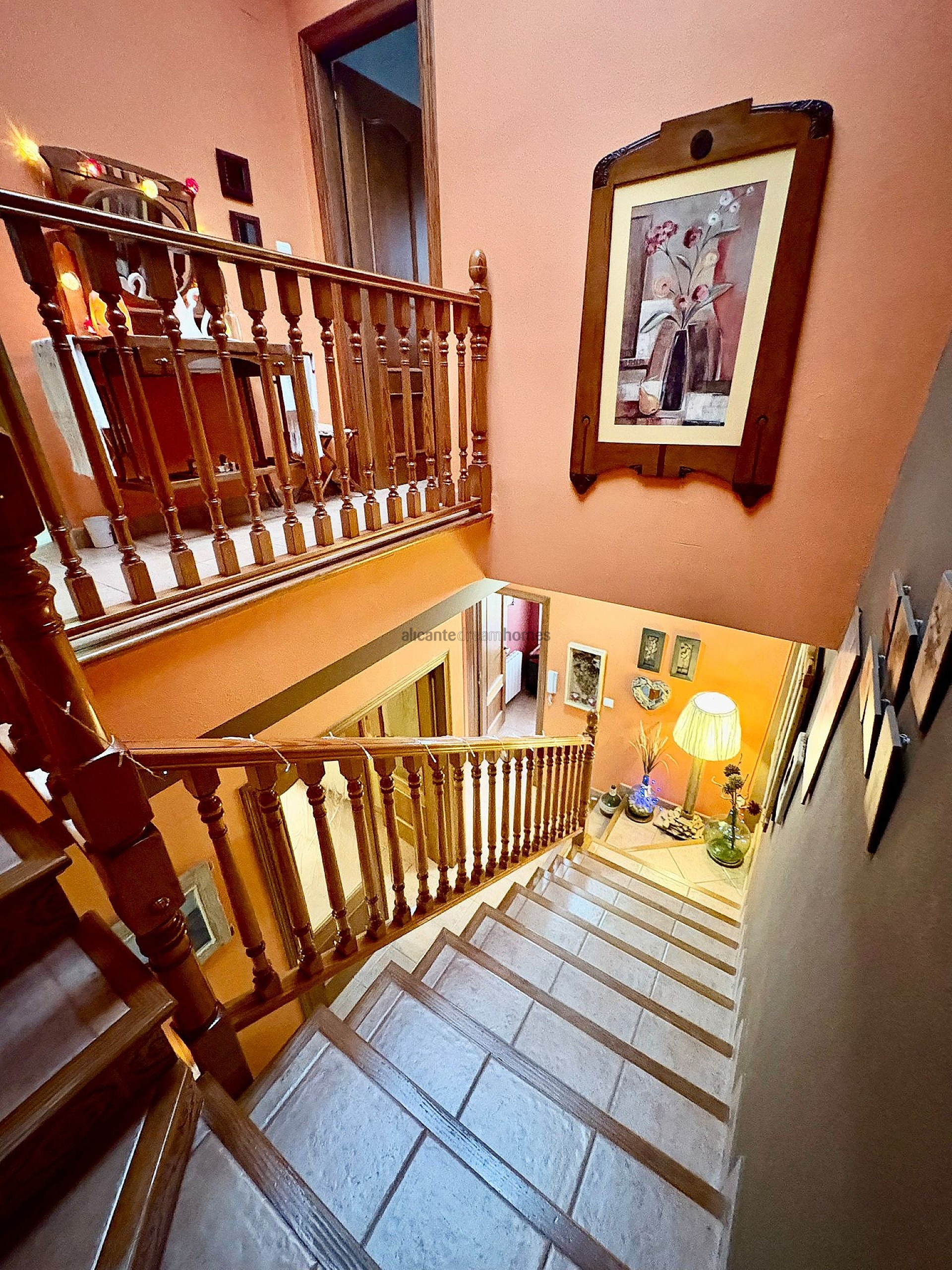 Resale - 4 Bedroom 2 Bathroom Townhouse in Pinoso -  - Alicante
