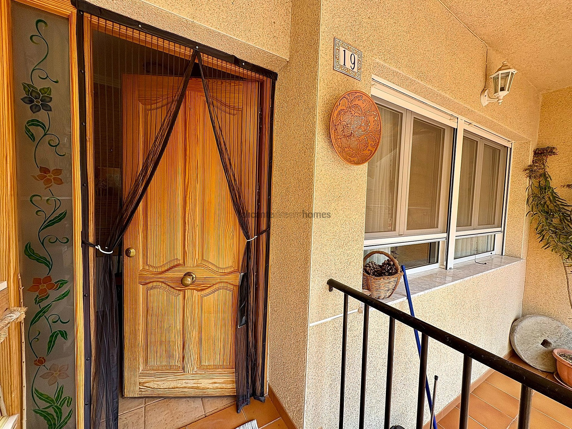 Resale - 4 Bedroom 2 Bathroom Townhouse in Pinoso -  - Alicante