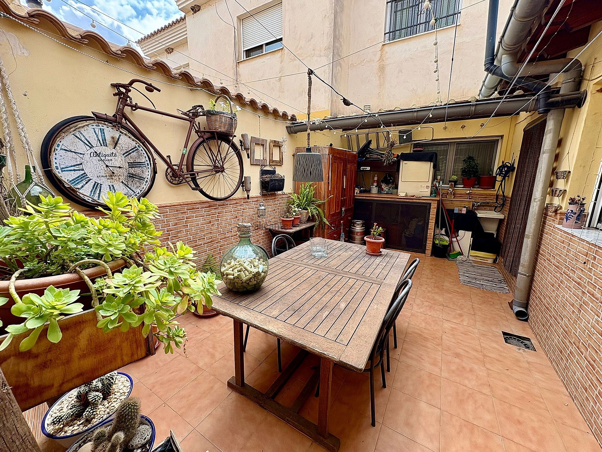 Resale - 4 Bedroom 2 Bathroom Townhouse in Pinoso -  - Alicante