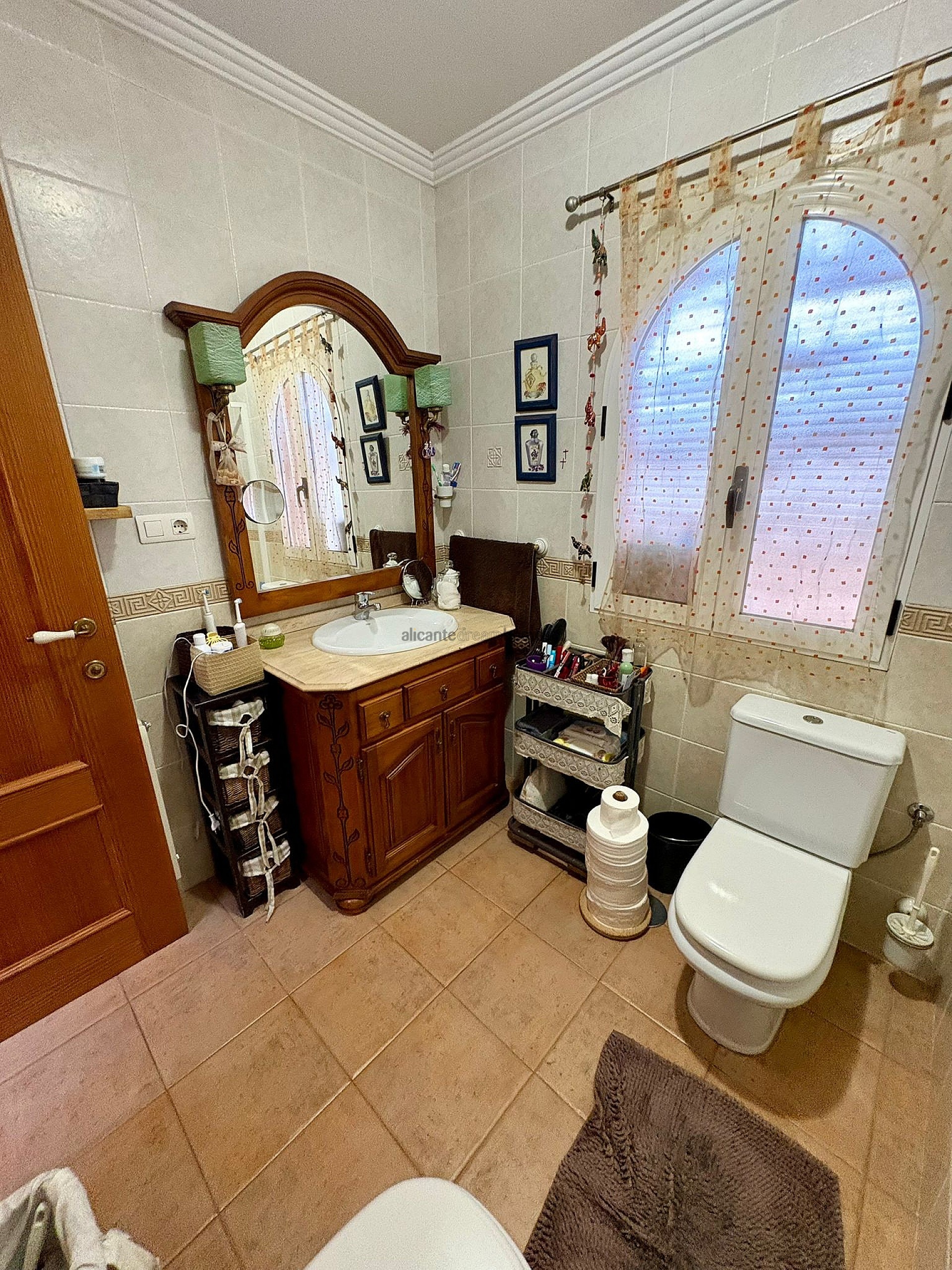 Resale - 4 Bedroom 2 Bathroom Townhouse in Pinoso -  - Alicante
