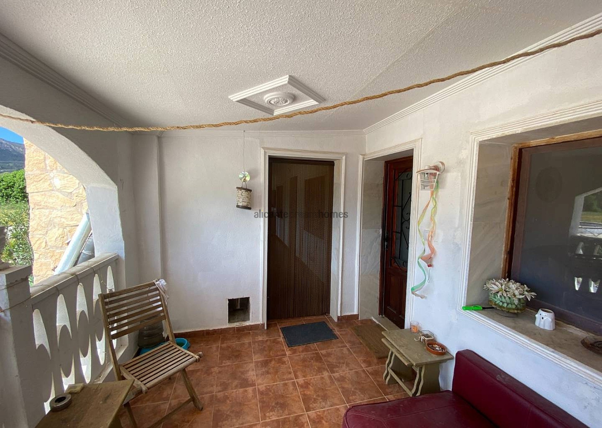 Resale - 6 Bedroom 3 Bathroom Country house in Sax -  - Alicante