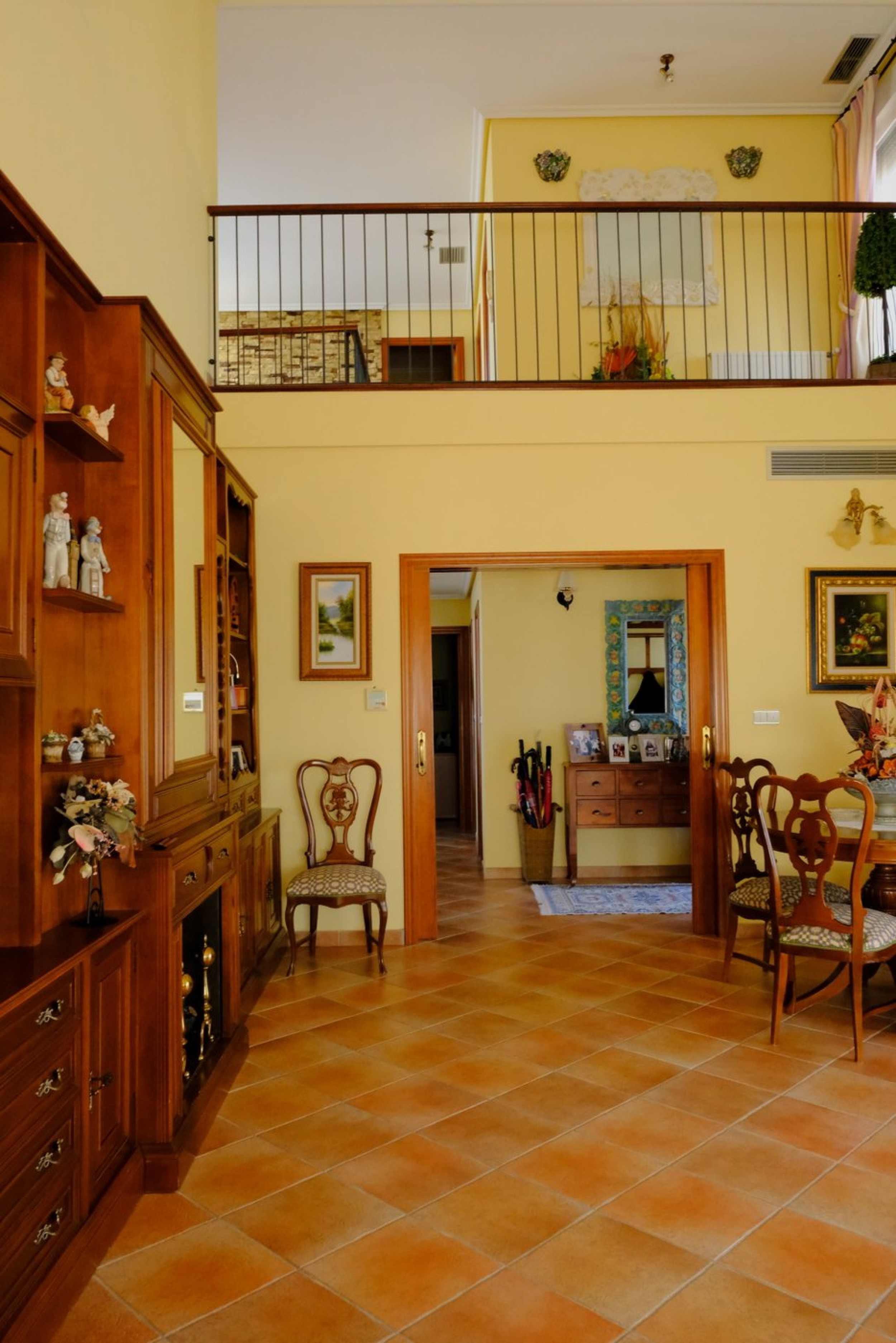 Resale - 5 Bedroom 3 Bathroom Villa in Orihuela -  - Alicante