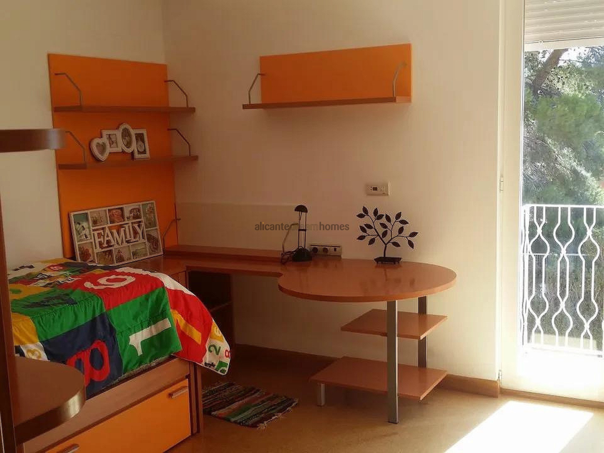 Resale - 6 Bedroom 3 Bathroom Country house in Yecla -  - Murcia