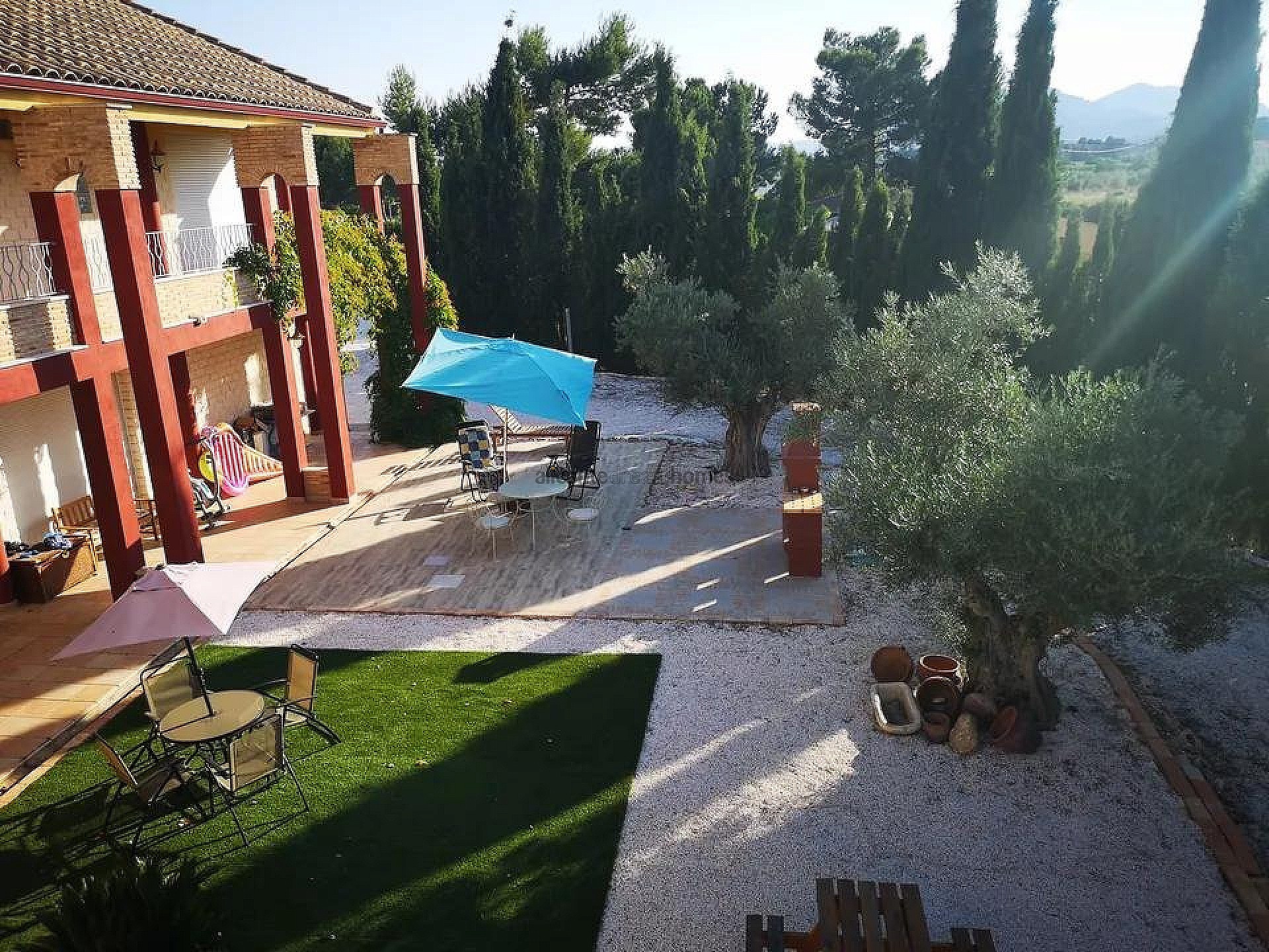 Resale - 6 Bedroom 3 Bathroom Country house in Yecla -  - Murcia