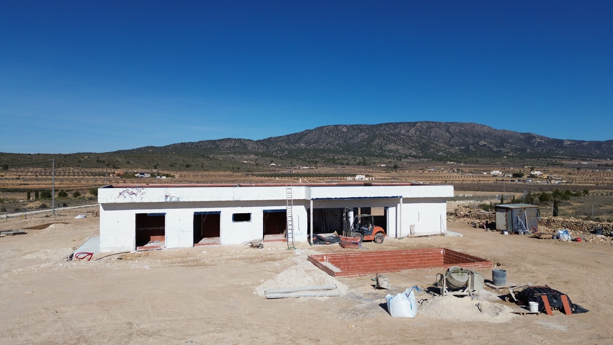 Resale - 3 Bedroom 2 Bathroom Villa in Pinoso -  - Alicante
