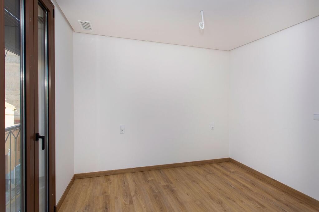 Resale - 3 Bedroom 2 Bathroom Apartment in Hondón de las Nieves -  - Alicante