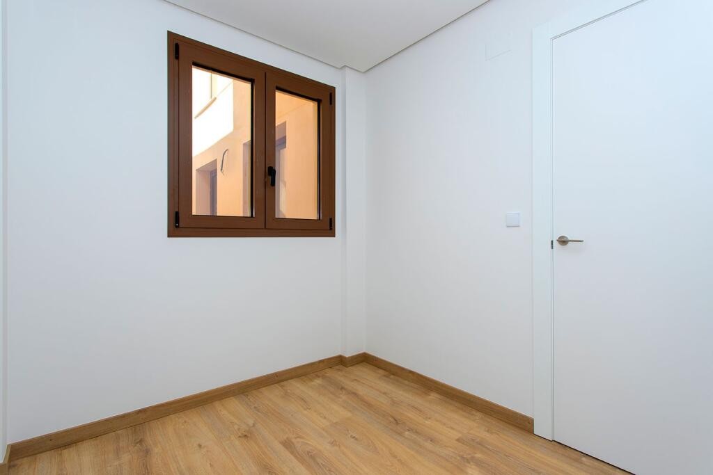 Resale - 3 Bedroom 2 Bathroom Apartment in Hondón de las Nieves -  - Alicante