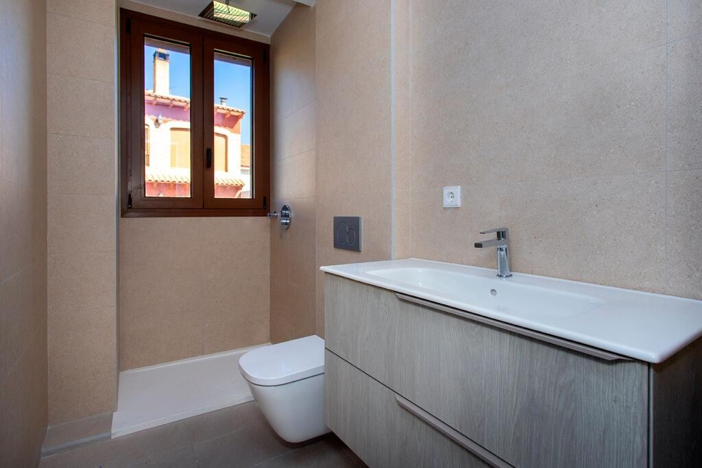 Resale - 3 Bedroom 2 Bathroom Apartment in Hondón de las Nieves -  - Alicante