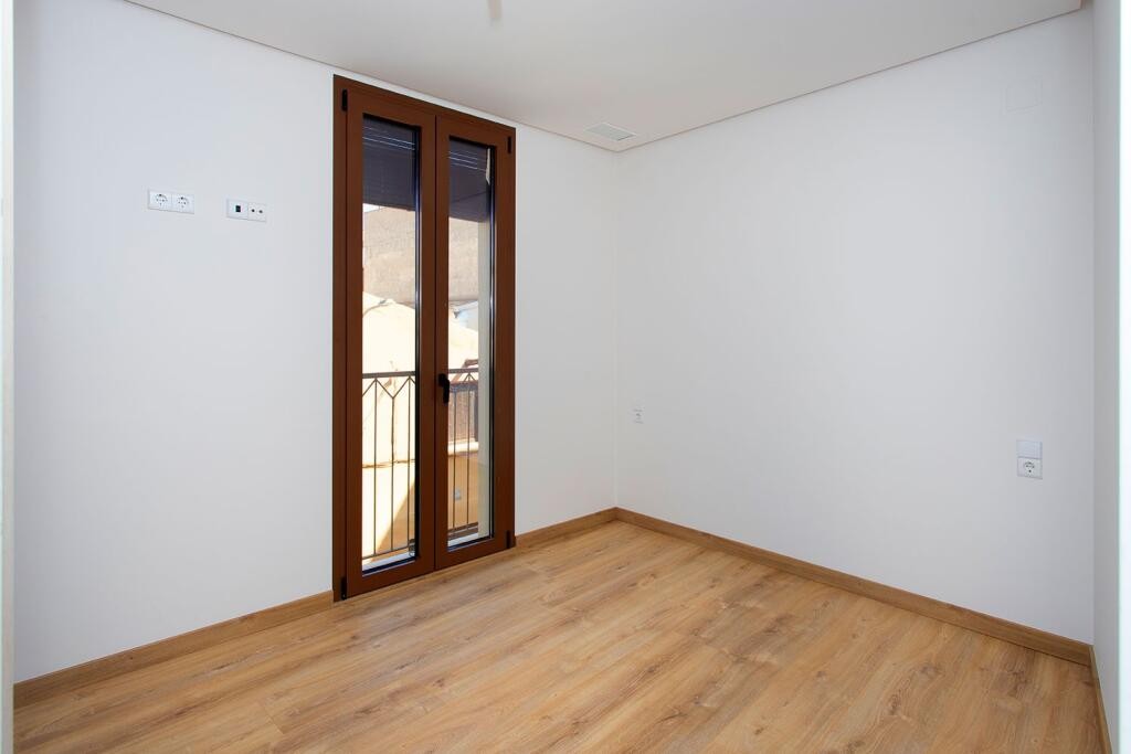 Resale - 3 Bedroom 2 Bathroom Apartment in Hondón de las Nieves -  - Alicante
