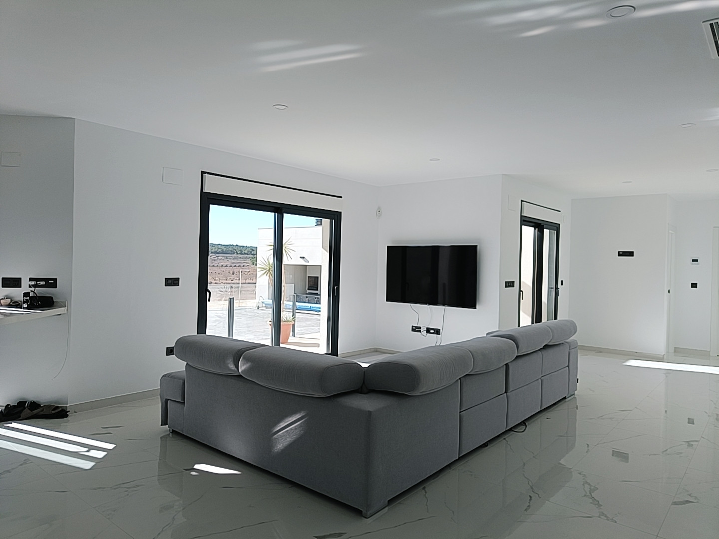 Resale - 6 Bedroom 4 Bathroom Villa in Pinoso -  - Alicante