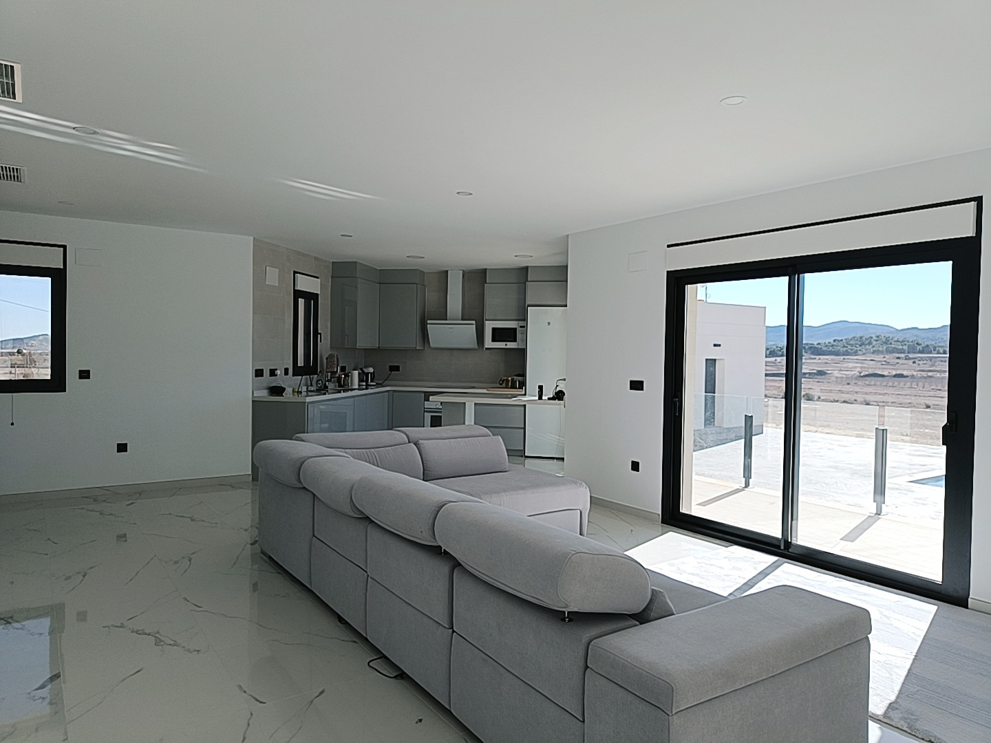 Resale - 6 Bedroom 4 Bathroom Villa in Pinoso -  - Alicante