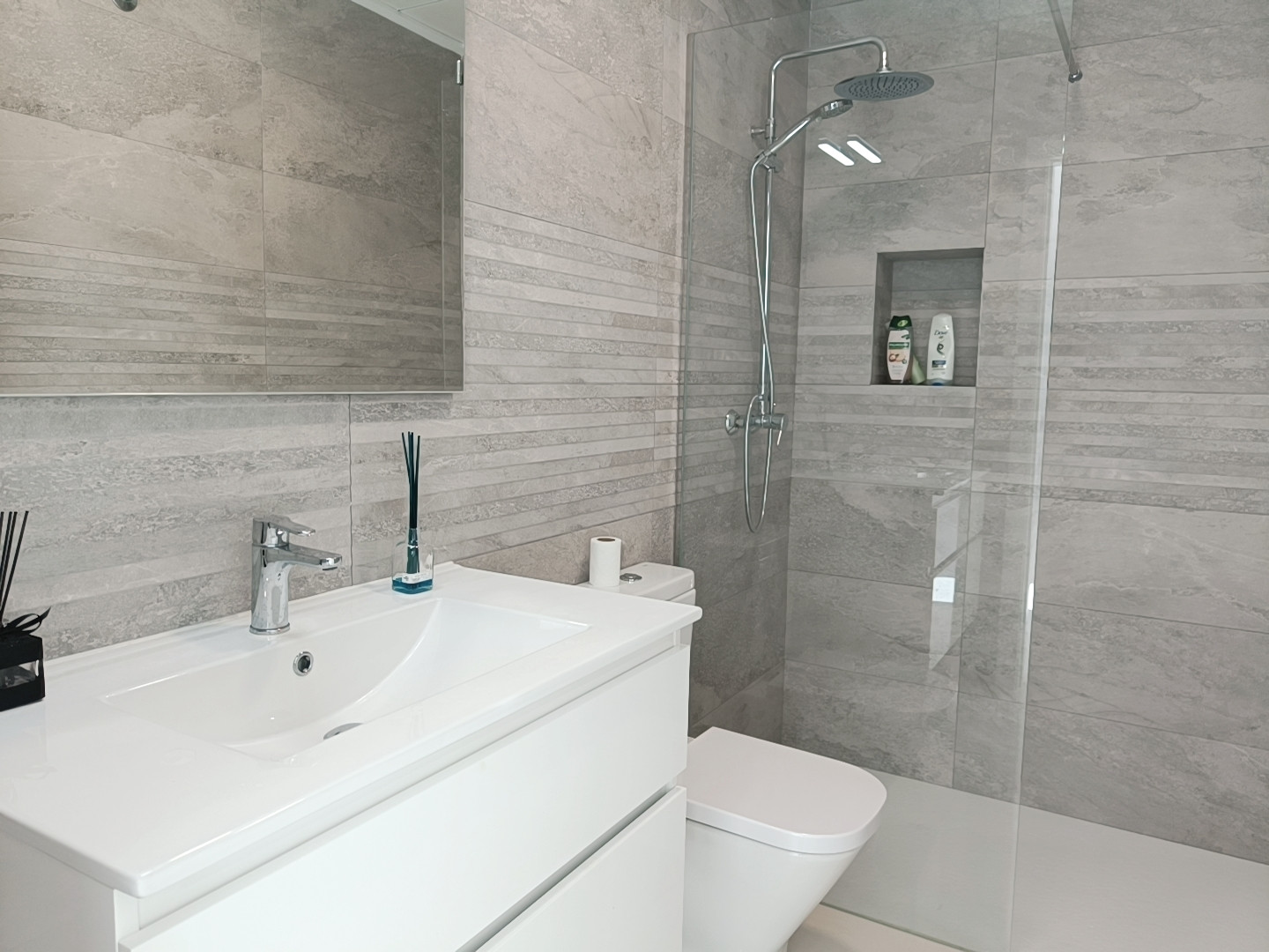 Resale - 6 Bedroom 4 Bathroom Villa in Pinoso -  - Alicante