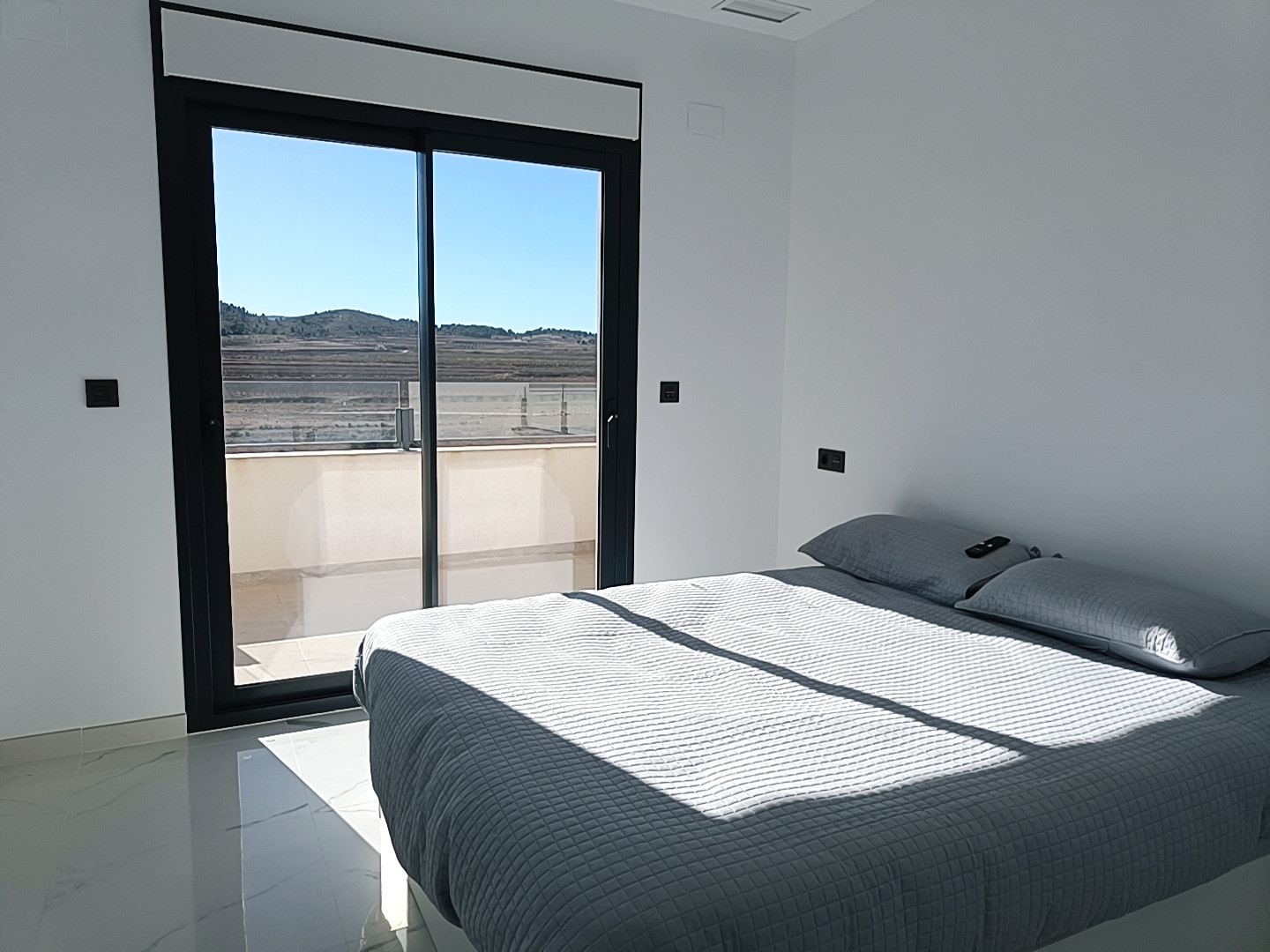 Resale - 6 Bedroom 4 Bathroom Villa in Pinoso -  - Alicante