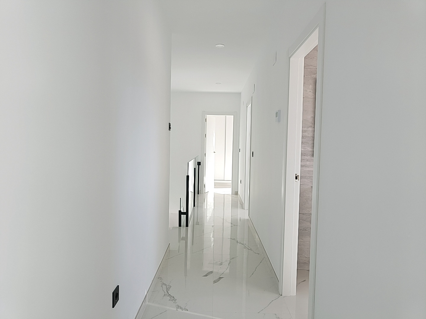 Resale - 6 Bedroom 4 Bathroom Villa in Pinoso -  - Alicante