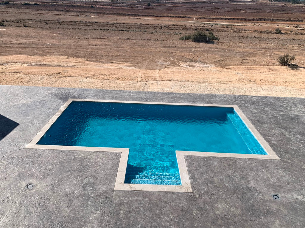 Resale - 6 Bedroom 4 Bathroom Villa in Pinoso -  - Alicante