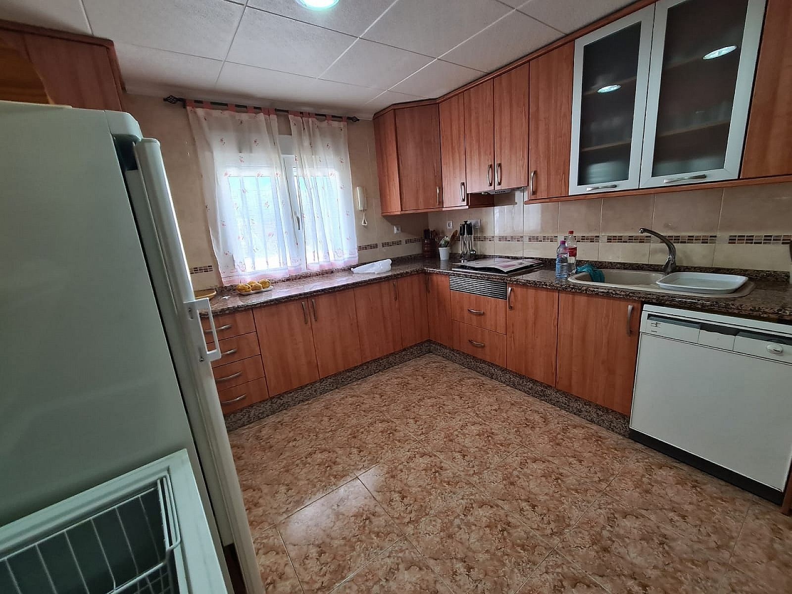 Resale - 4 Bedroom 2 Bathroom Country house in Sax -  - Alicante