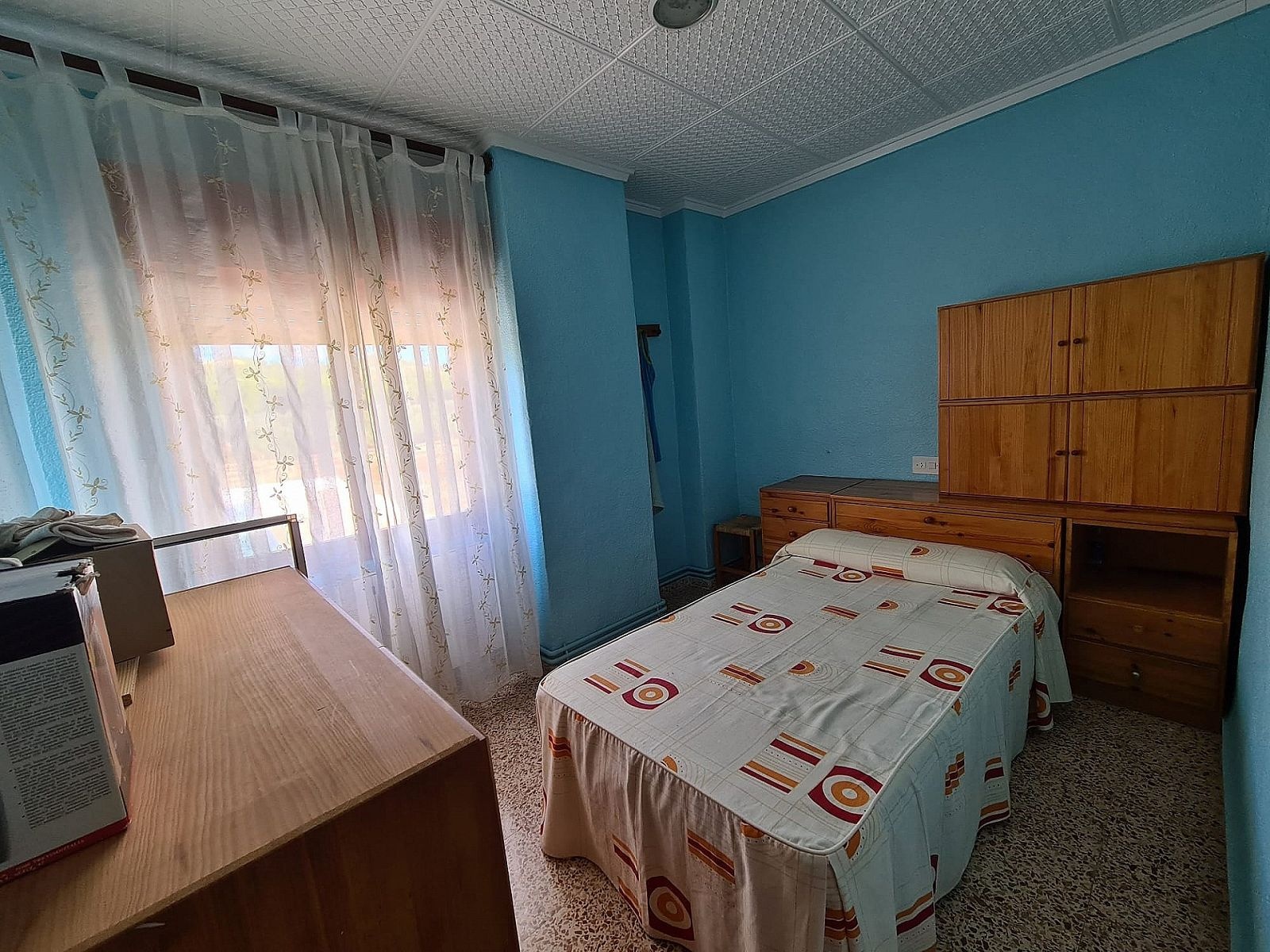 Resale - 4 Bedroom 2 Bathroom Country house in Sax -  - Alicante