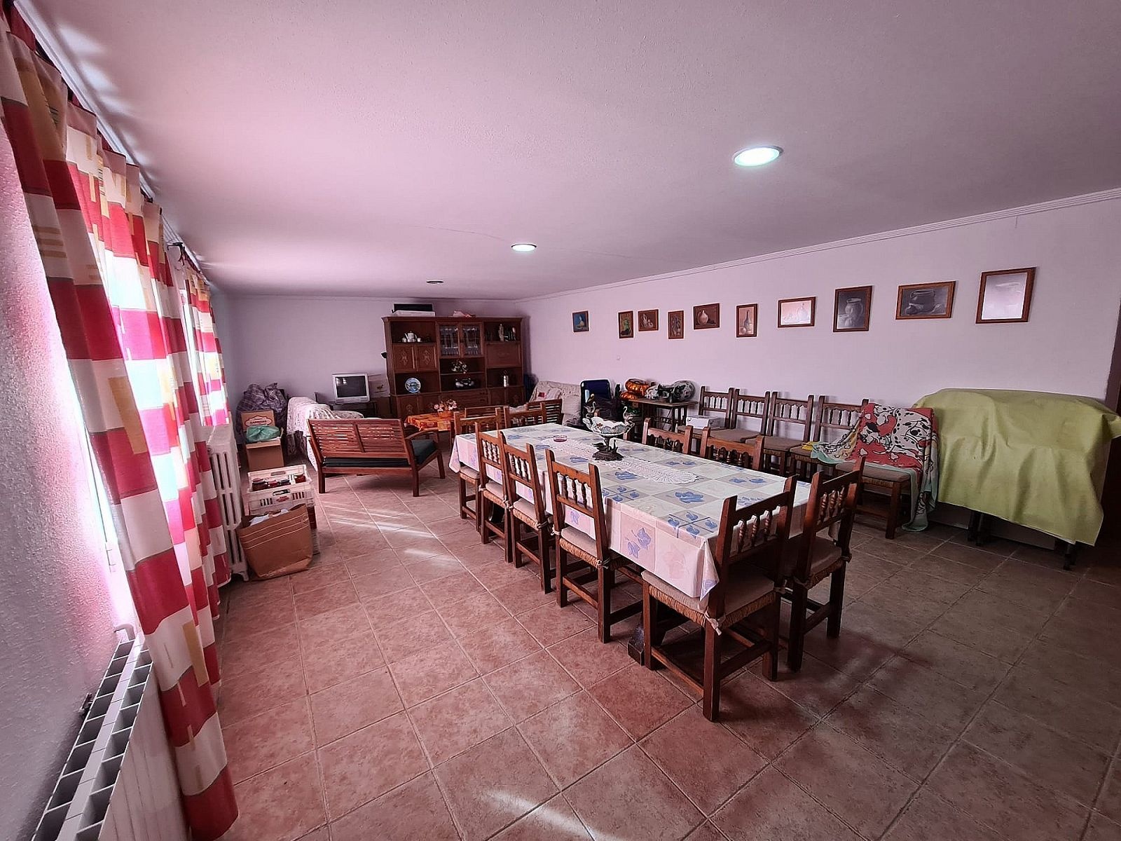 Resale - 4 Bedroom 2 Bathroom Country house in Sax -  - Alicante